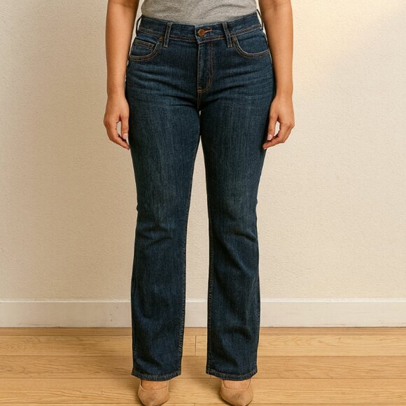 Hudson Jeans Women's Size 26 Dark Wash Denim Low Rise Bootcut Jeans - Picture 1 of 7